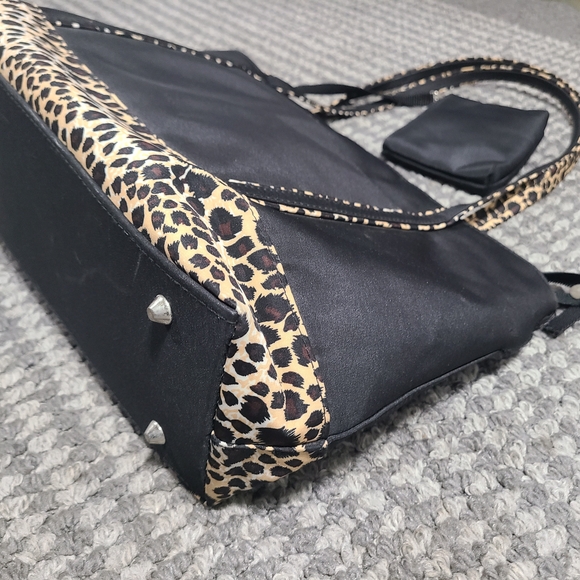 Black and Leopard Tote Bag With Attached‎ Wristlet needs repaired - Picture 3 of 9
